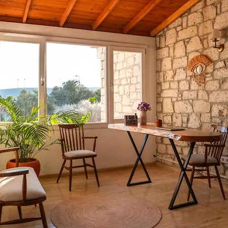 Fora Bella 호텔 2*