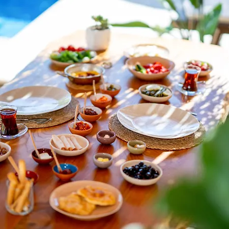 Fora Bella 알라카티