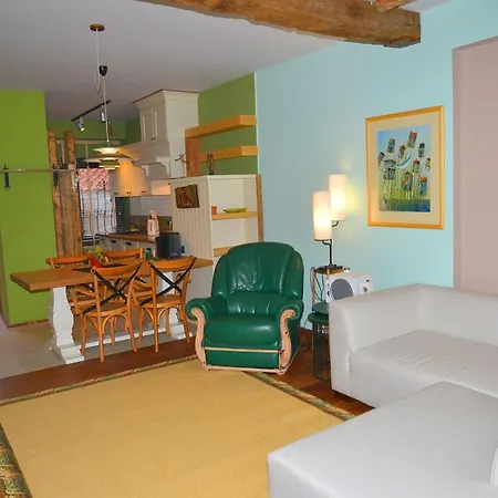 Fora Bella 호텔 2*